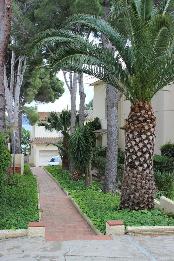 A Chic Four-Person Apartment By The Beach At Cap Ras Llanca Ngoại thất bức ảnh